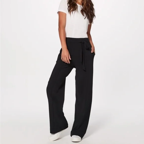 Lululemon Noir Pant
Black - Picture 1 of 16